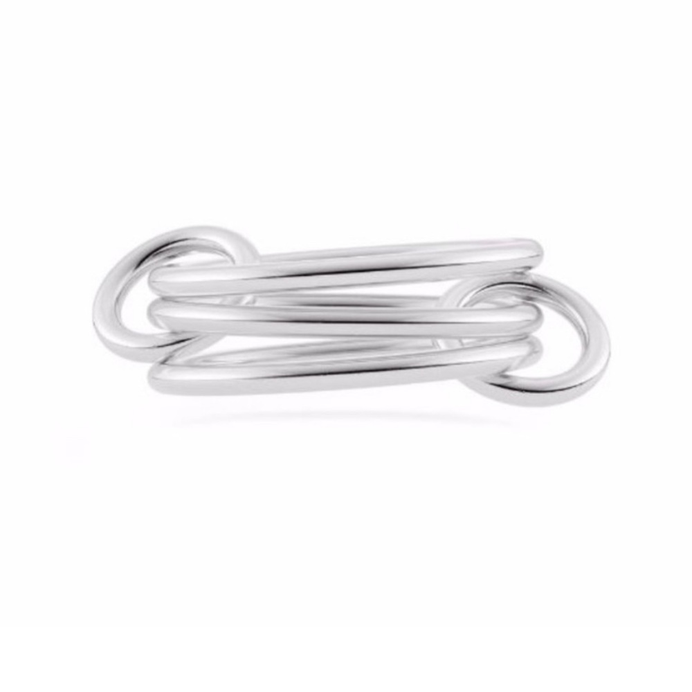 Chic Silver Interlocking Ring